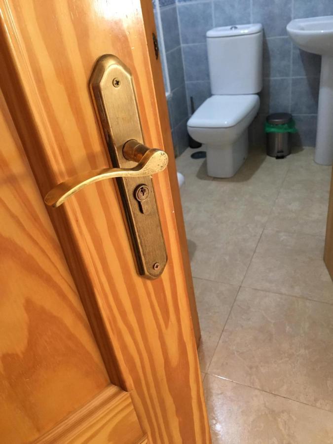 Habitacion Grande Con Bano Privado En Coin A 30Km De La Playa Екстер'єр фото